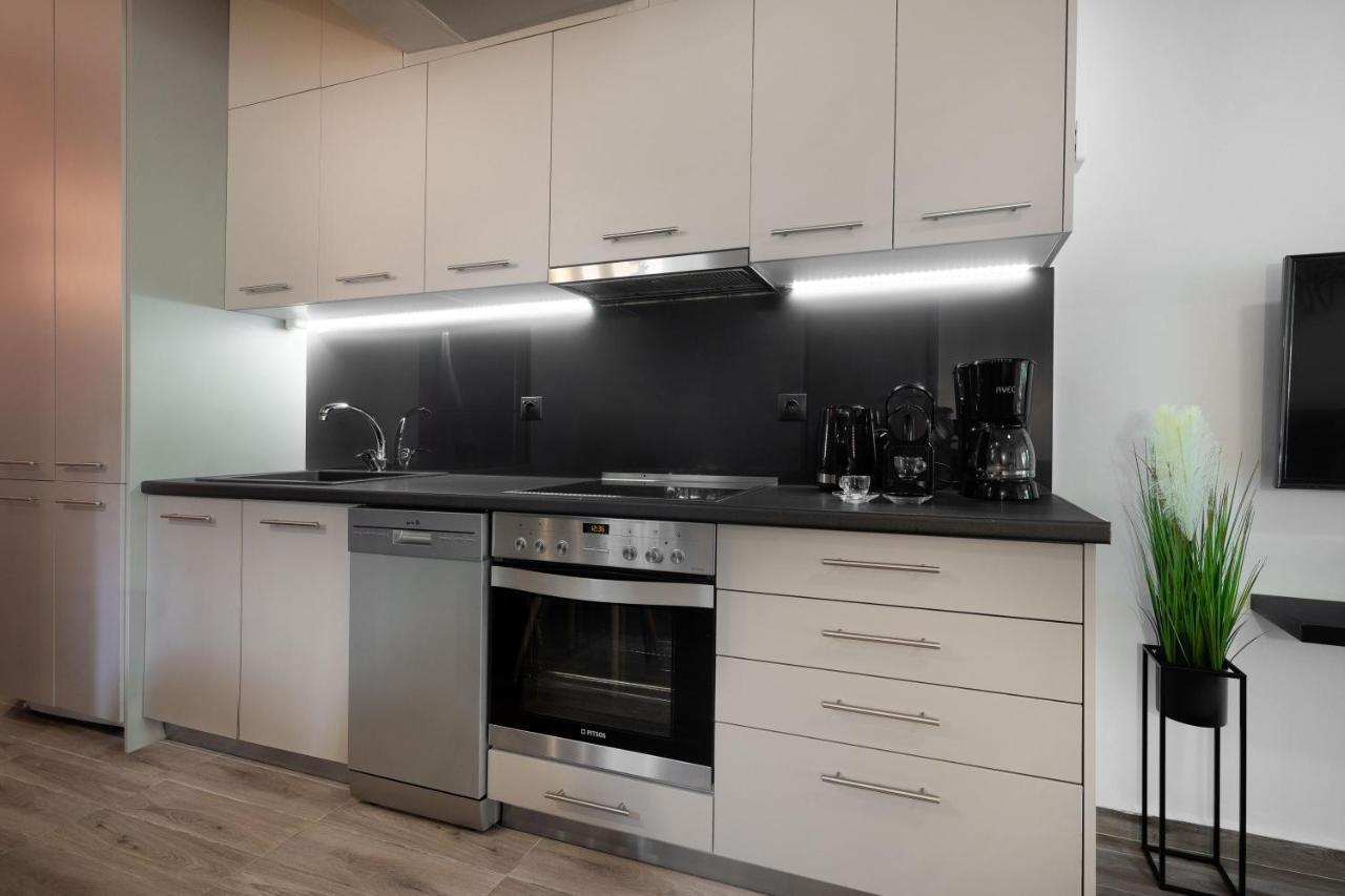 Mystique 2 Bd Aparment By Blupine Apartment Athens Ngoại thất bức ảnh
